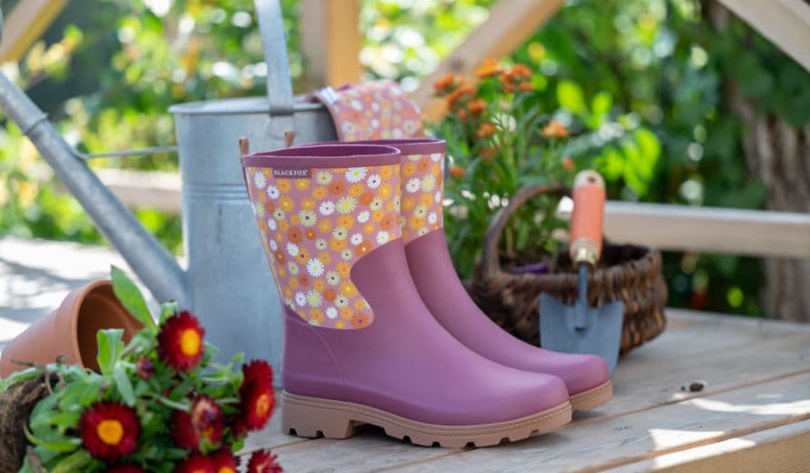 Gartenstiefel und Gartenclogs